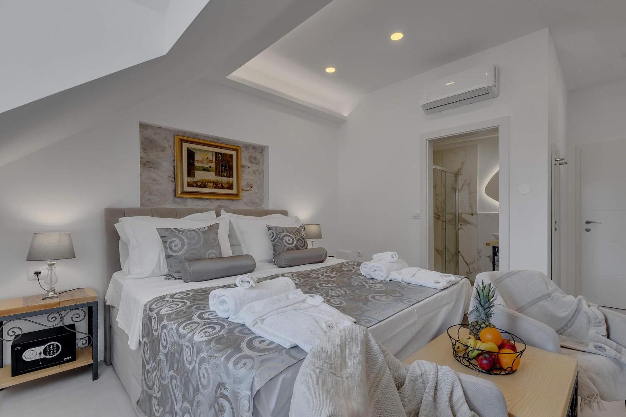 Luxury Rooms Palace B&B Makarska Exterior foto